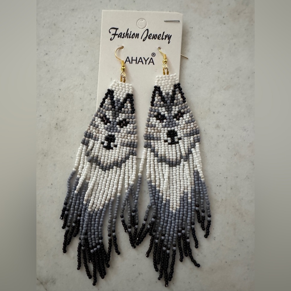 Black and White Beaded Husky/Wolf Earrings